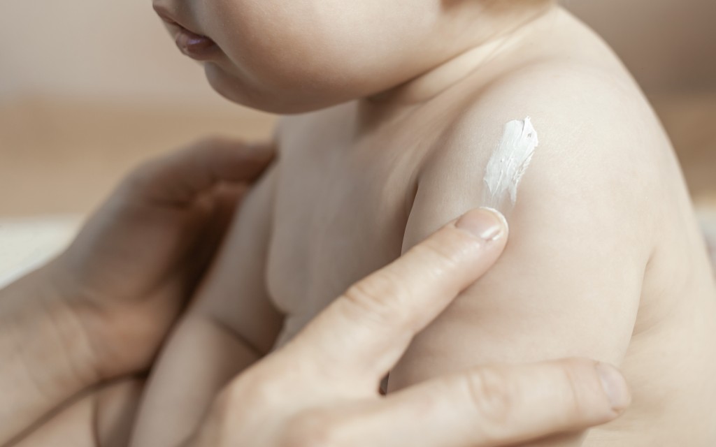 Die Besonderheiten der Haut von Kindern und Babys