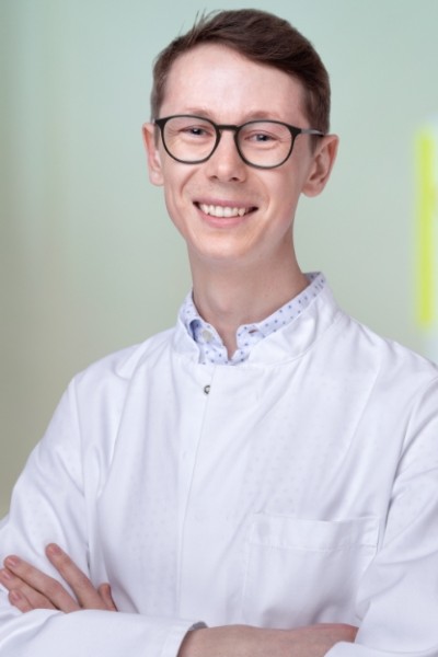 Dr. Lukas Uleer